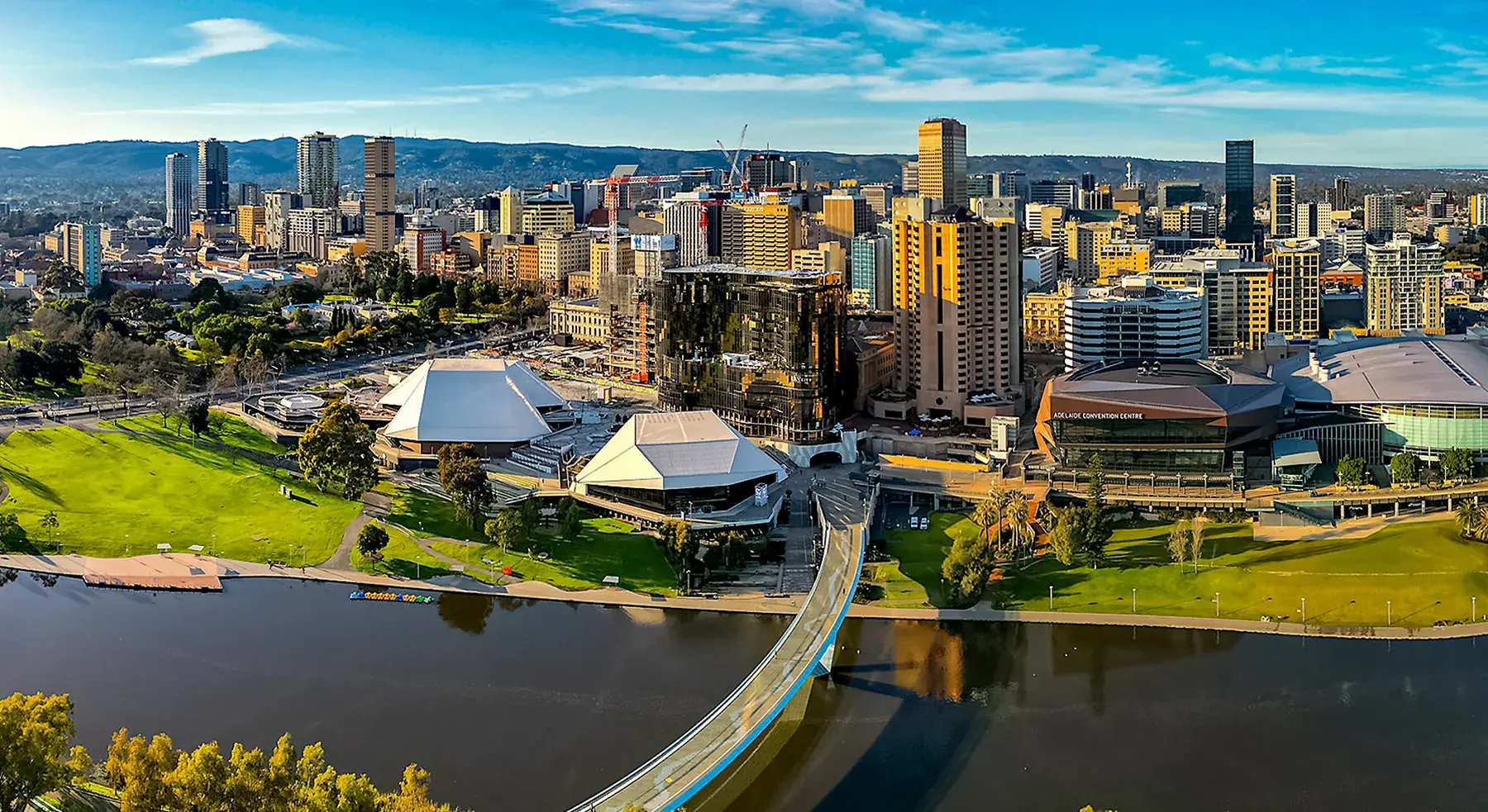 Adelaida: Adelaide skyline, December 2022 b
