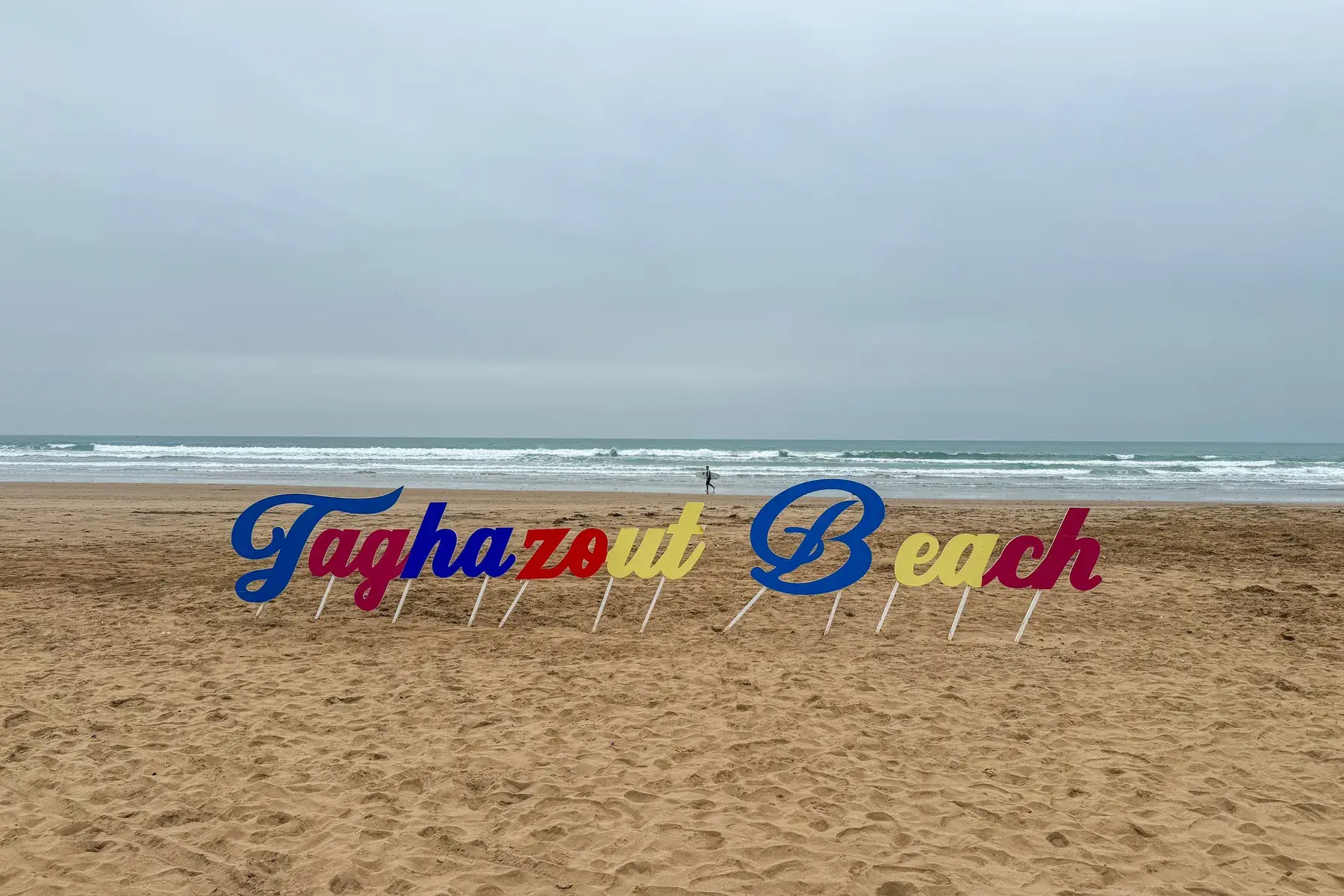 Playa de Taghazout en la costa atlántica