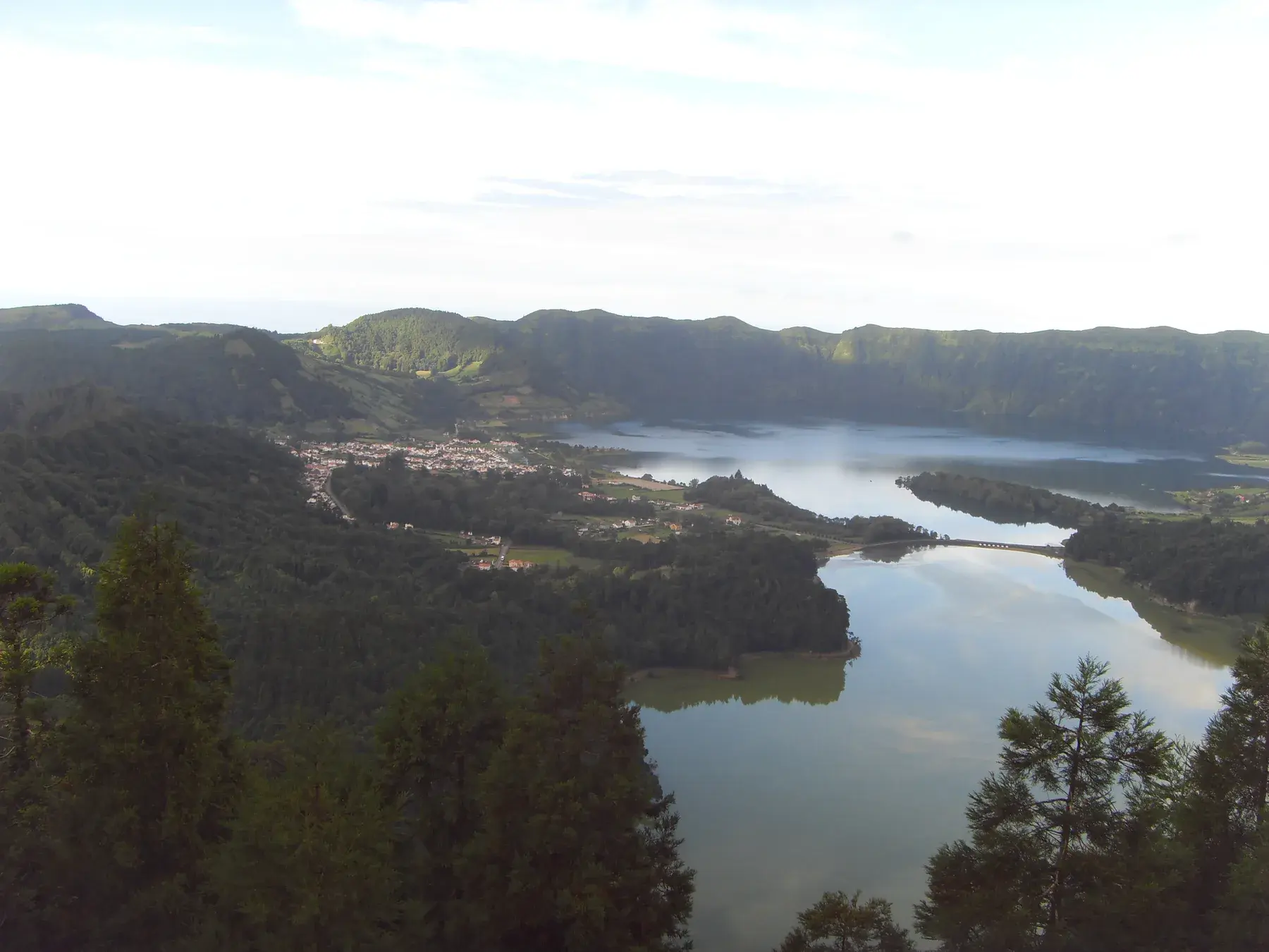 Lagoa das Sete Cidades, en São Miguel: un paisaje concreto del grupo oriental de las Azores