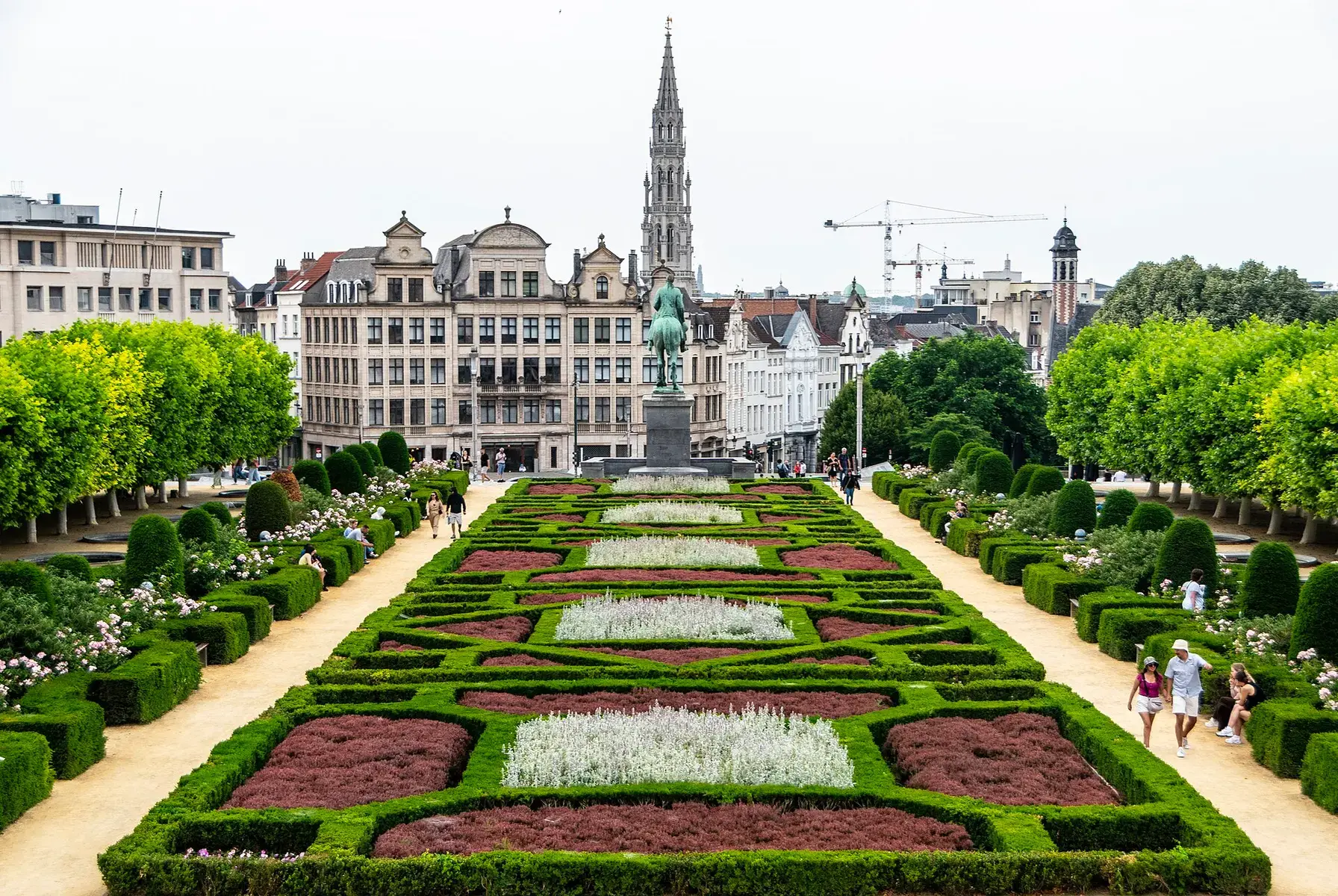Mont des Arts de Bruselas como portada de la guía de Bélgica