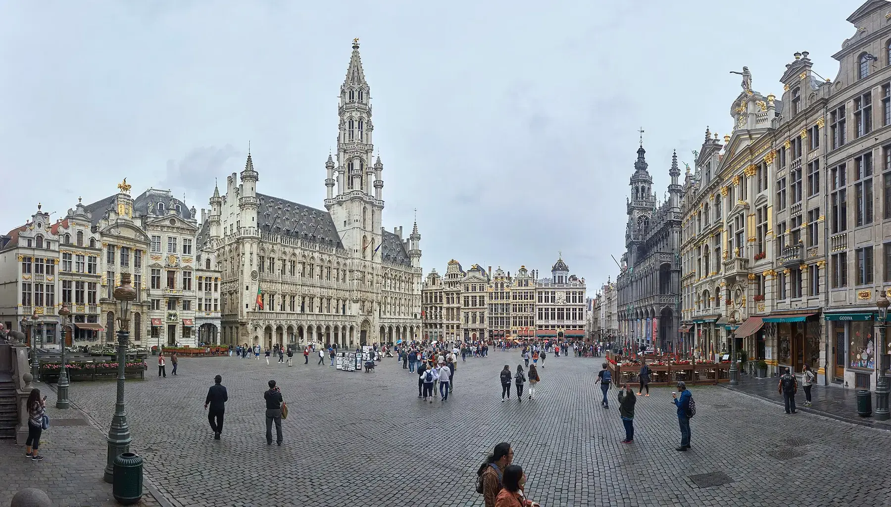 Grand-Place de Bruselas con sus fachadas históricas