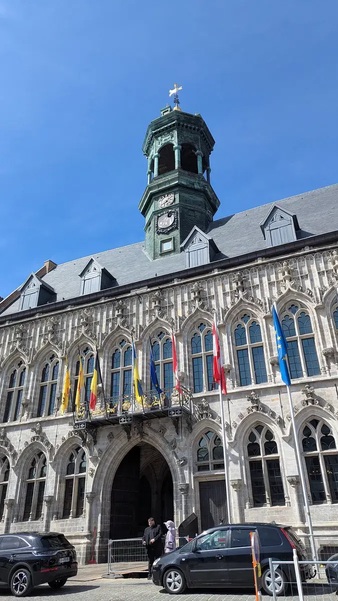 Grand-Place y Ayuntamiento de Mons