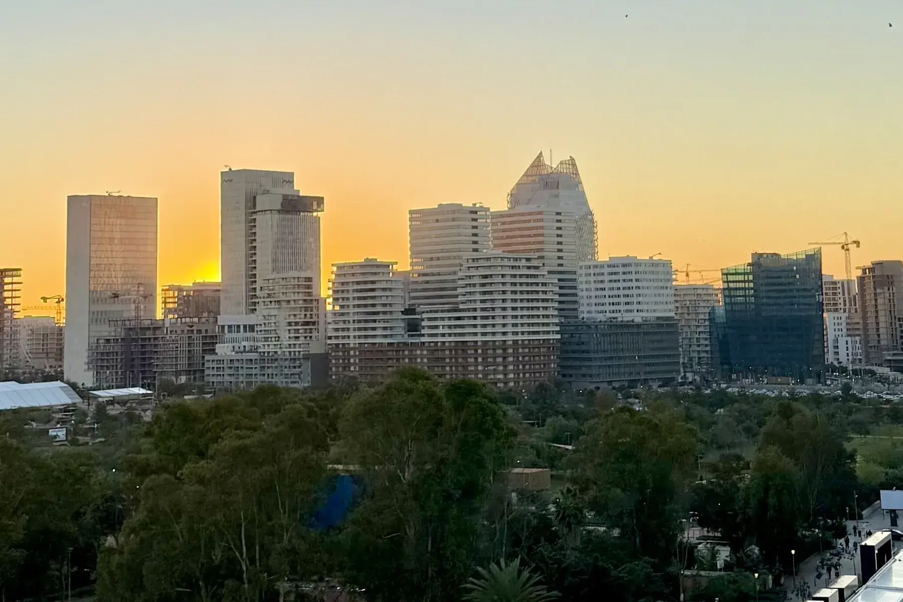 Edificios de Casablanca Finance City al atardecer
