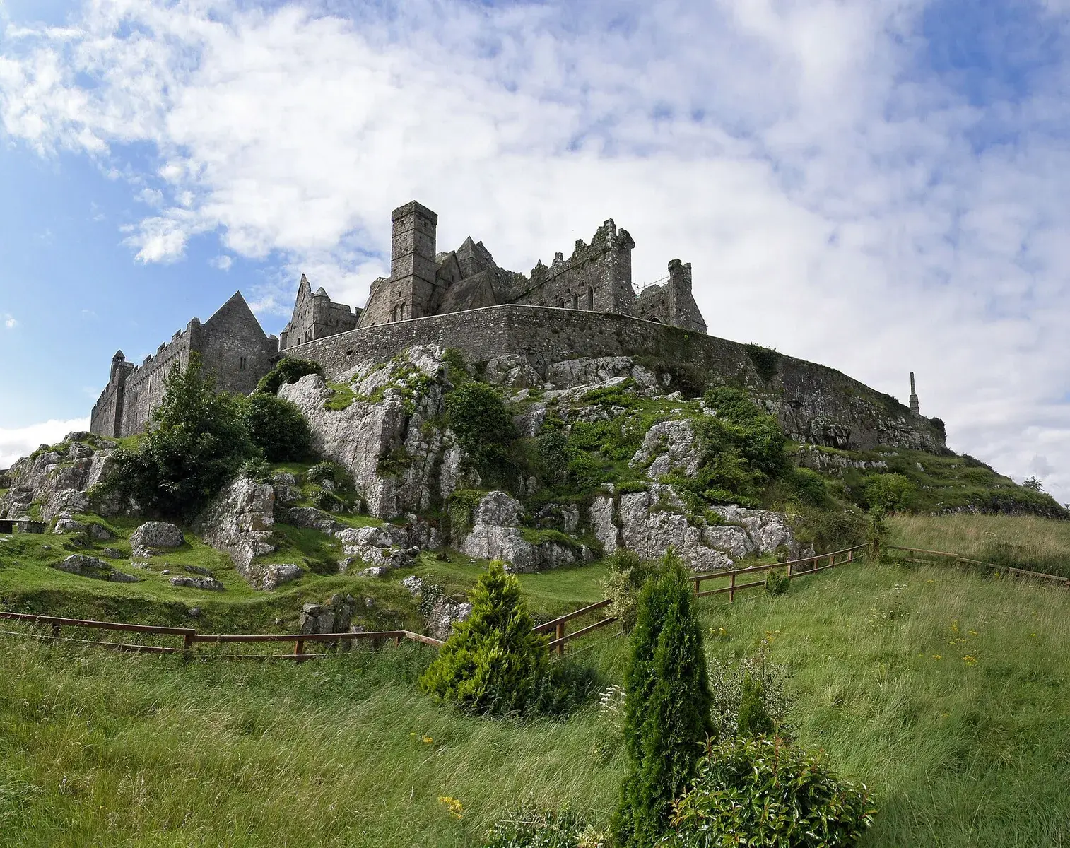 Conjunto monumental de Rock of Cashel