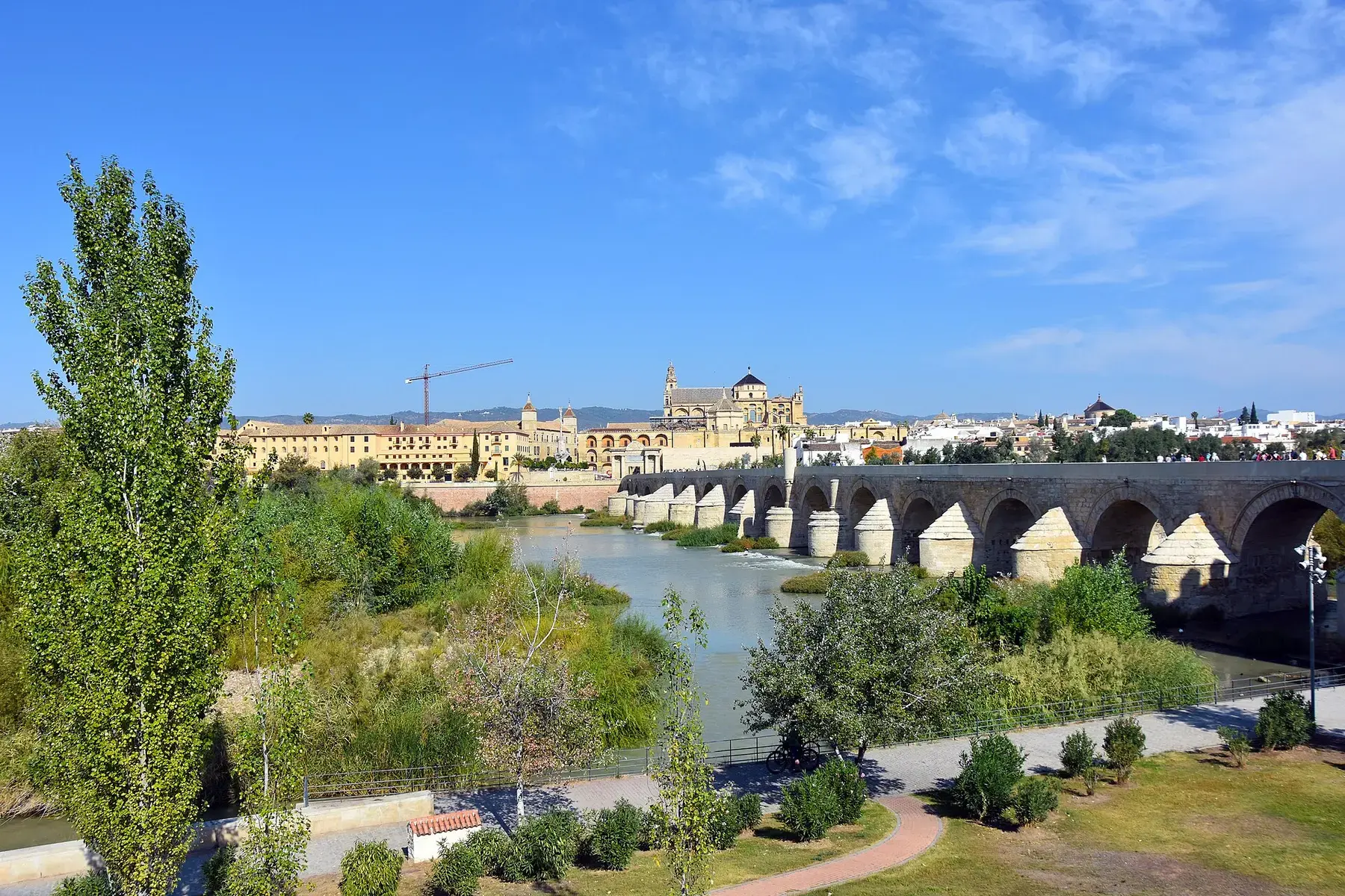 Puente romano, Guadalquivir y casco histórico de Córdoba