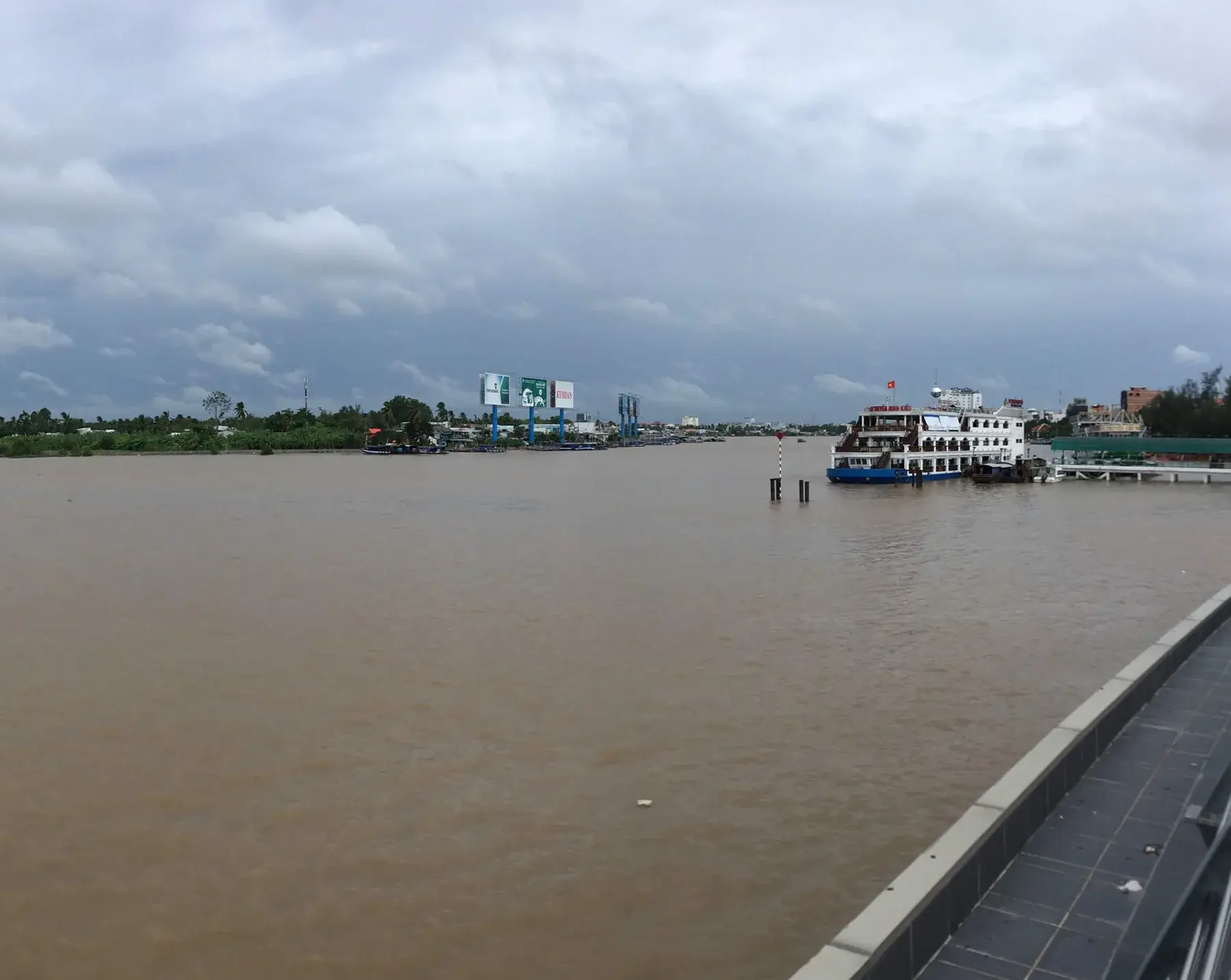 Río de Can Tho en el delta del Mekong