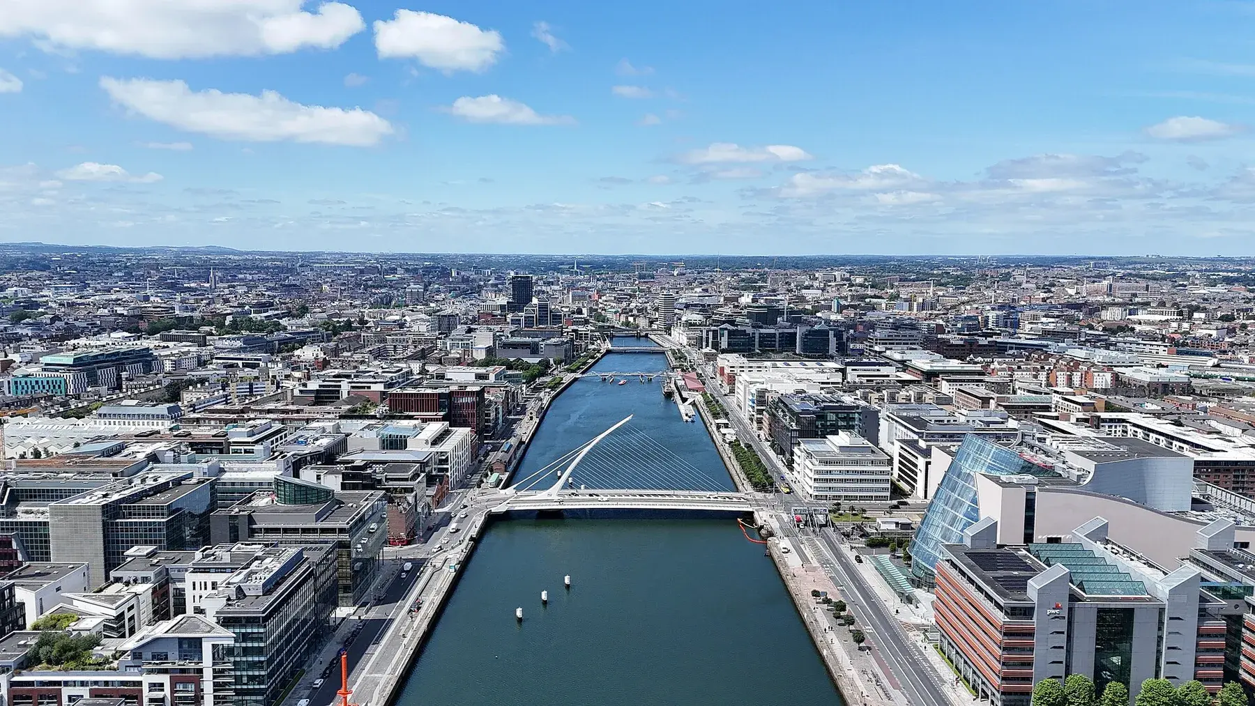 Panorama de Dublín y el río Liffey