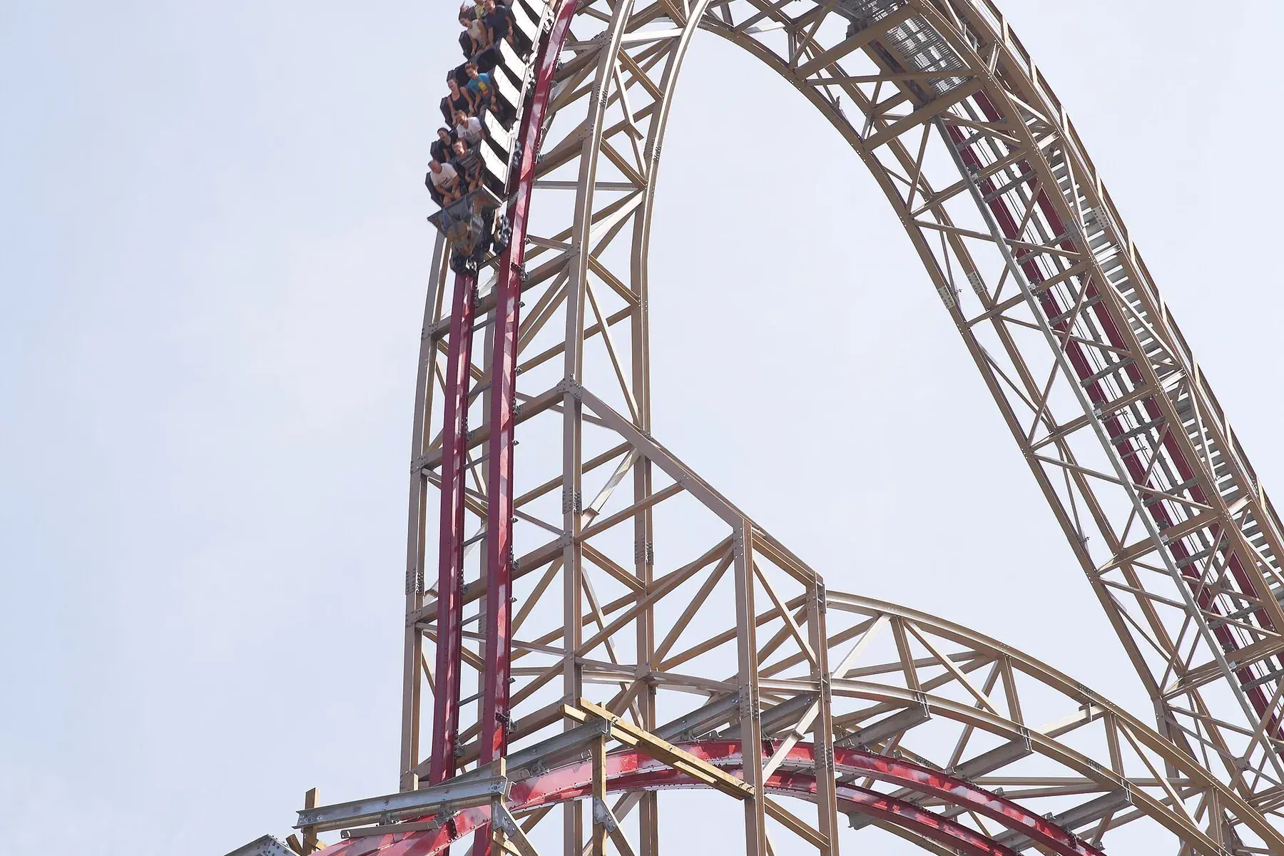 Estructura y descenso de Zadra en Energylandia