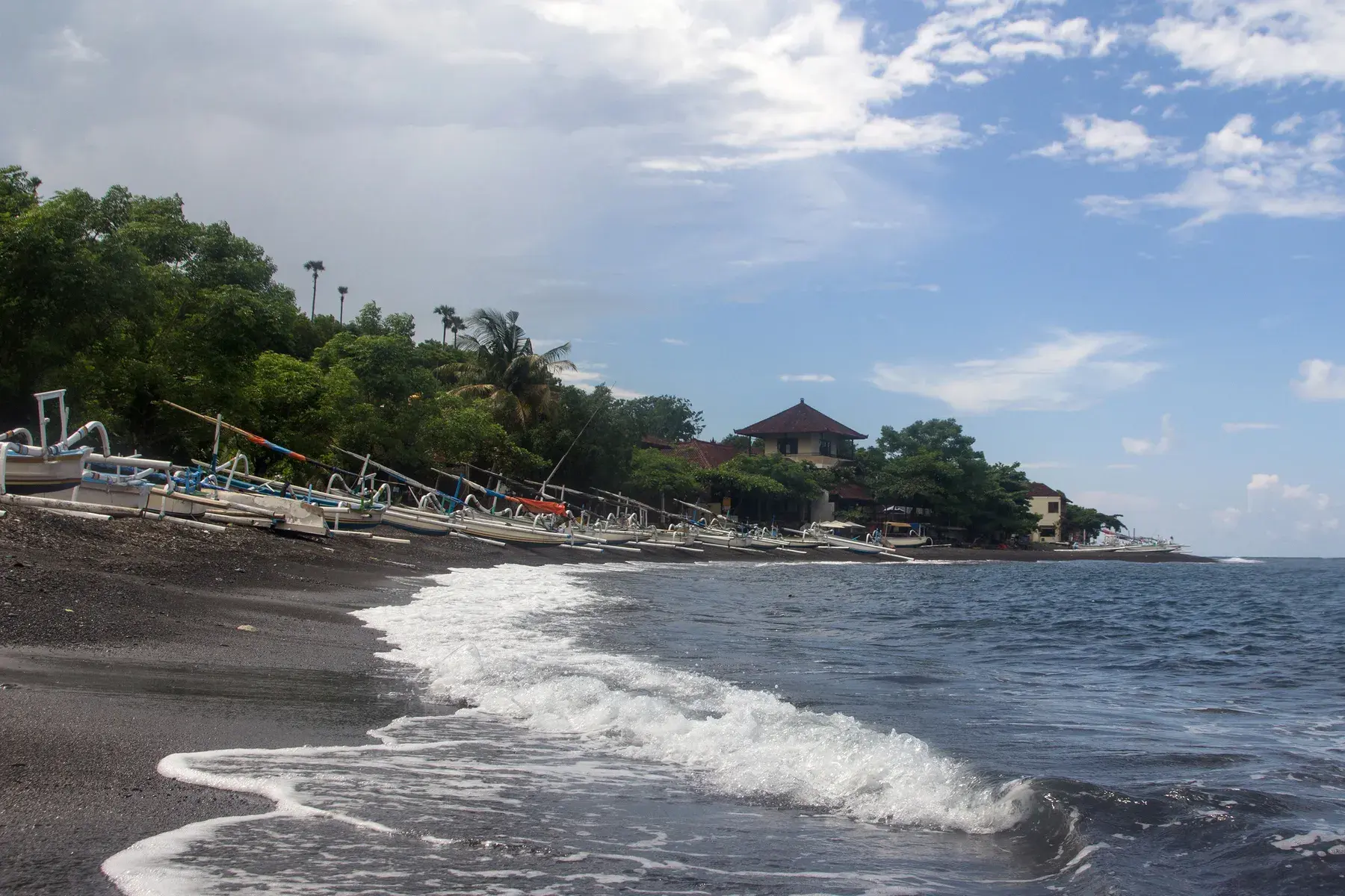 Playa y costa de Amed en el este de Bali