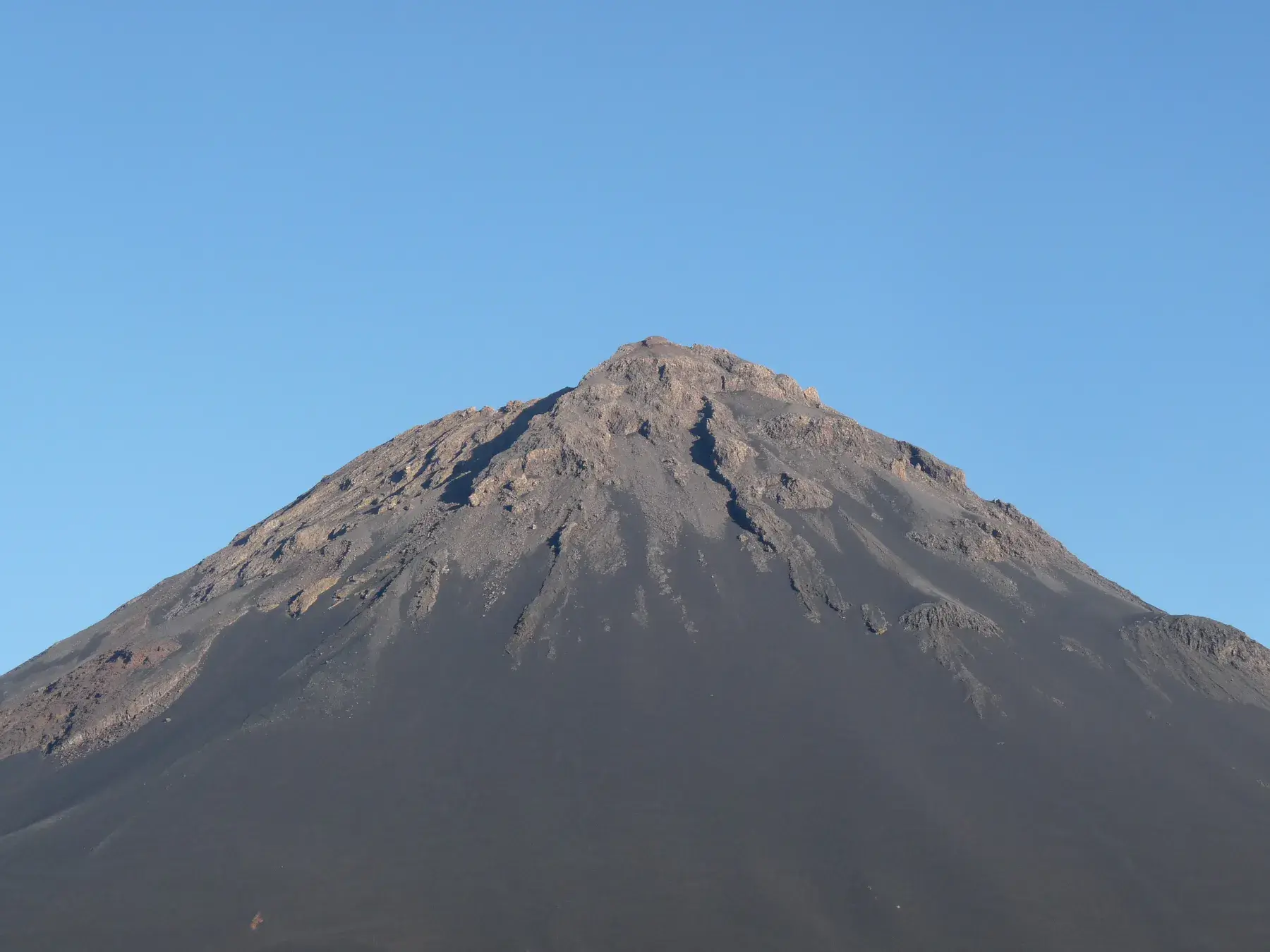 Cono del Pico do Fogo en una fotografía ilustrativa histórica