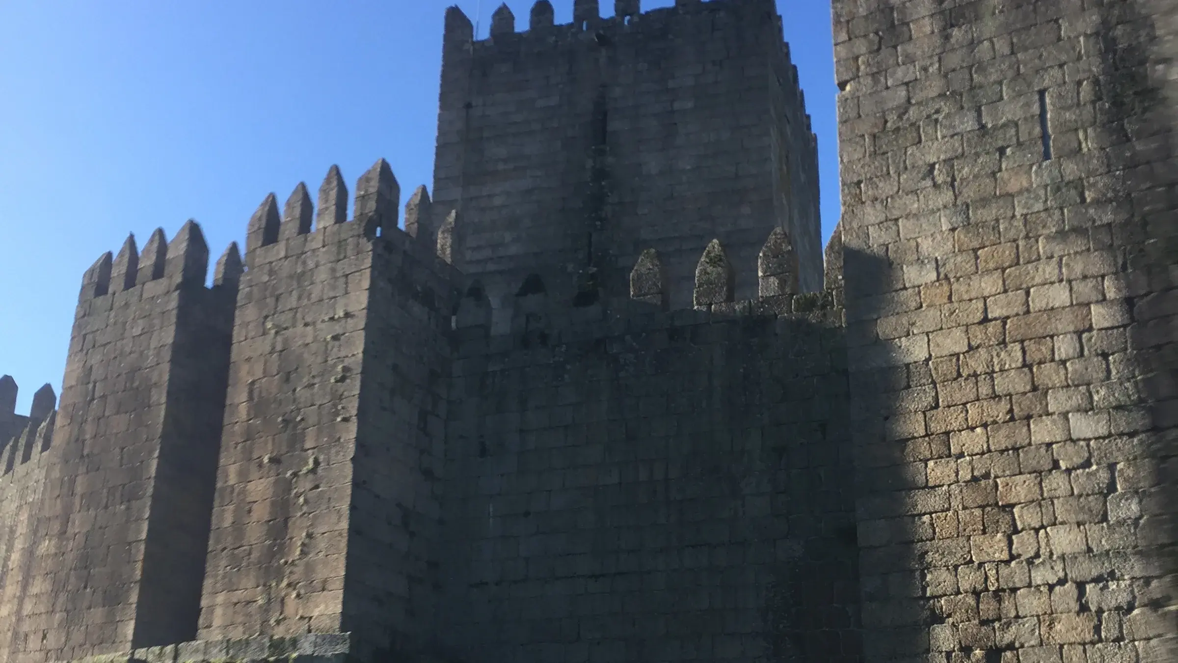 Castelo de Guimarães sobre la Colina Sagrada