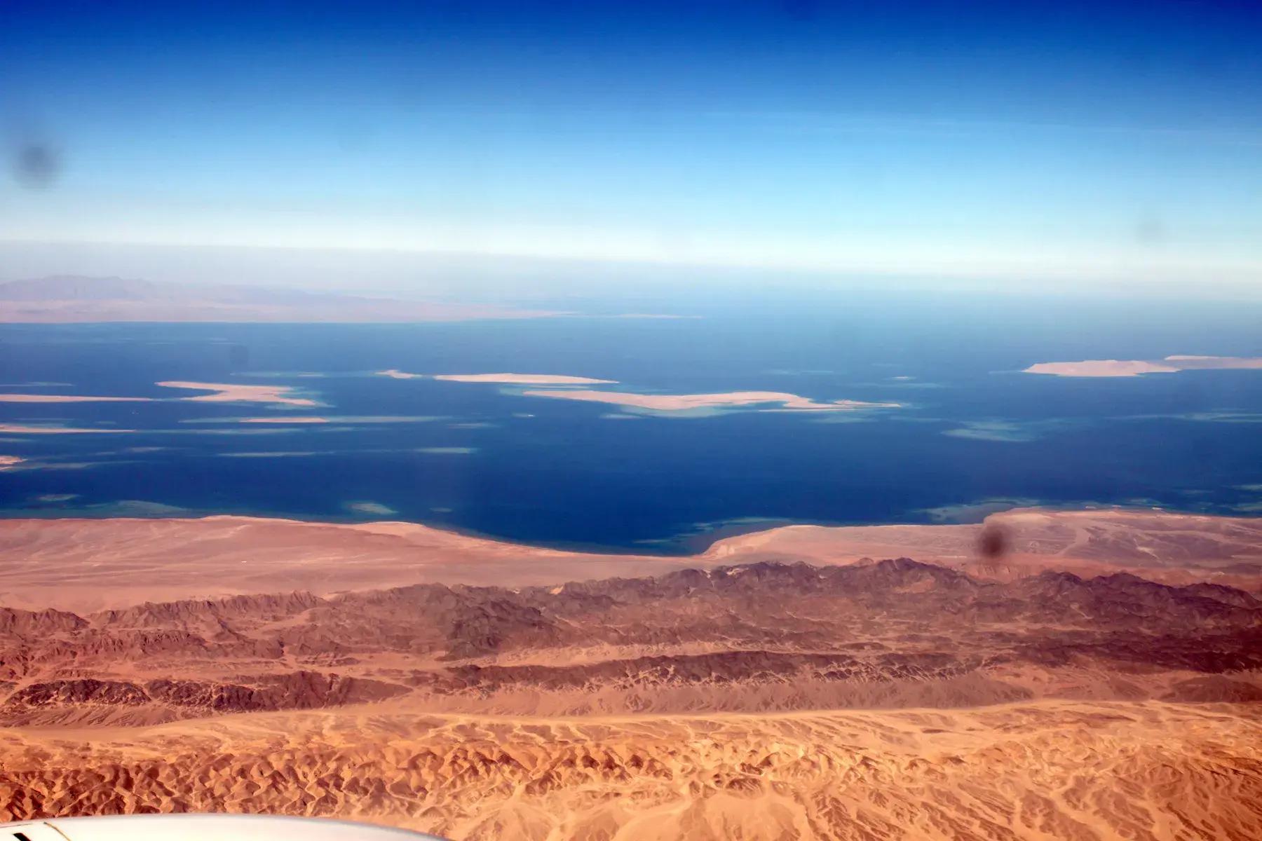 Costa del mar Rojo desde el aire en Hurghada