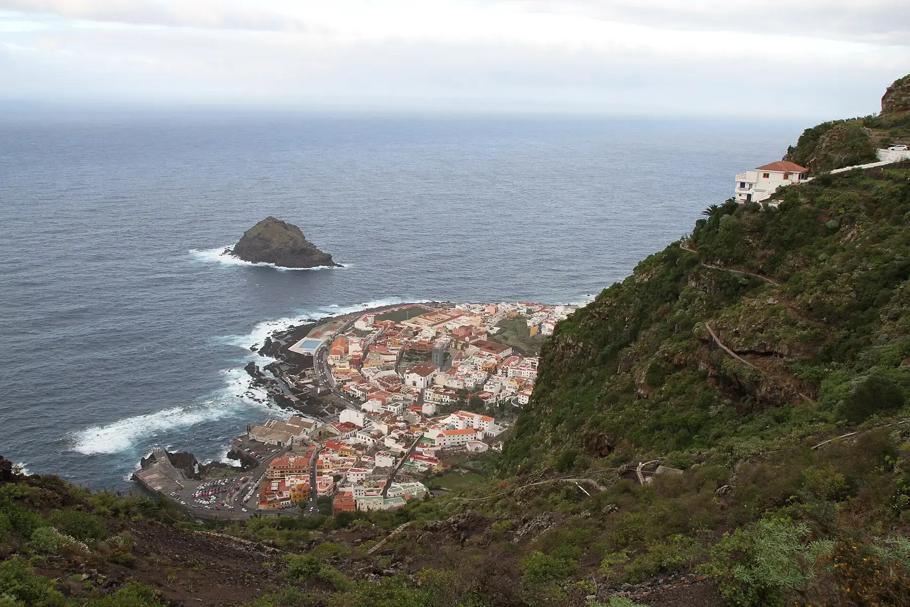 Garachico y costa volcánica de Tenerife como portada contextual de Canarias
