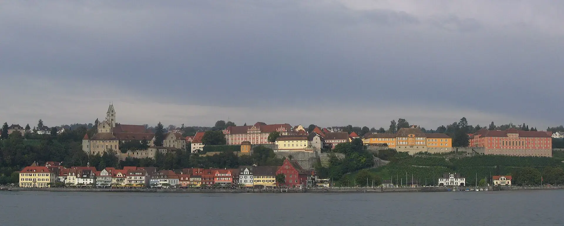 Meersburg visto desde el lago de Constanza, ribera alemana