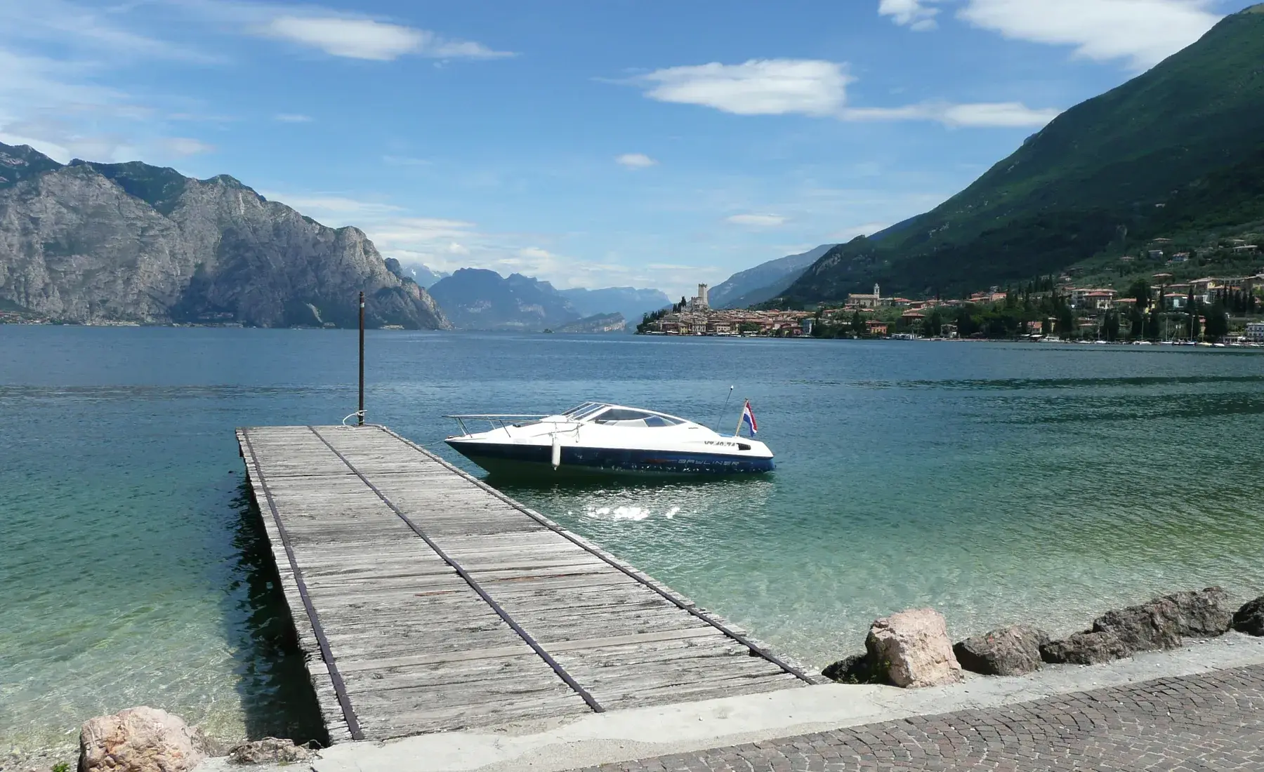 Malcesine y el lago de Garda entre montañas
