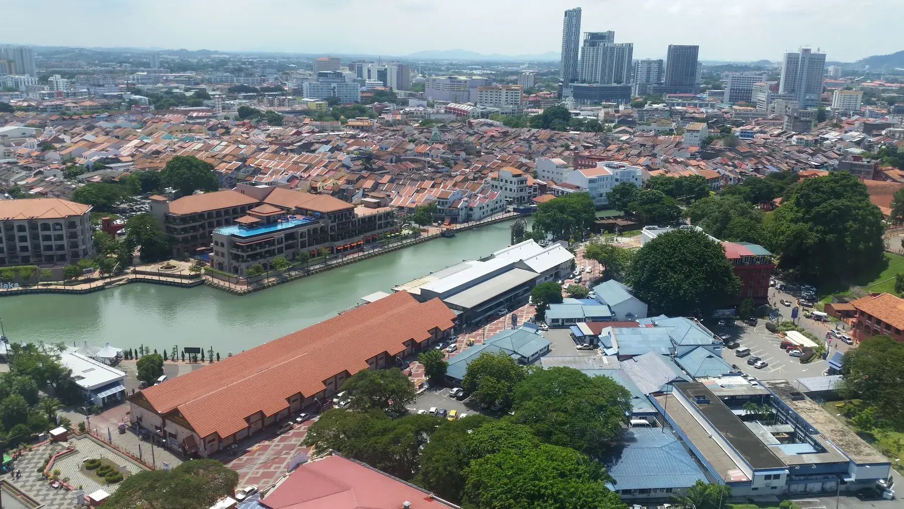 Vista del núcleo histórico de Malaca