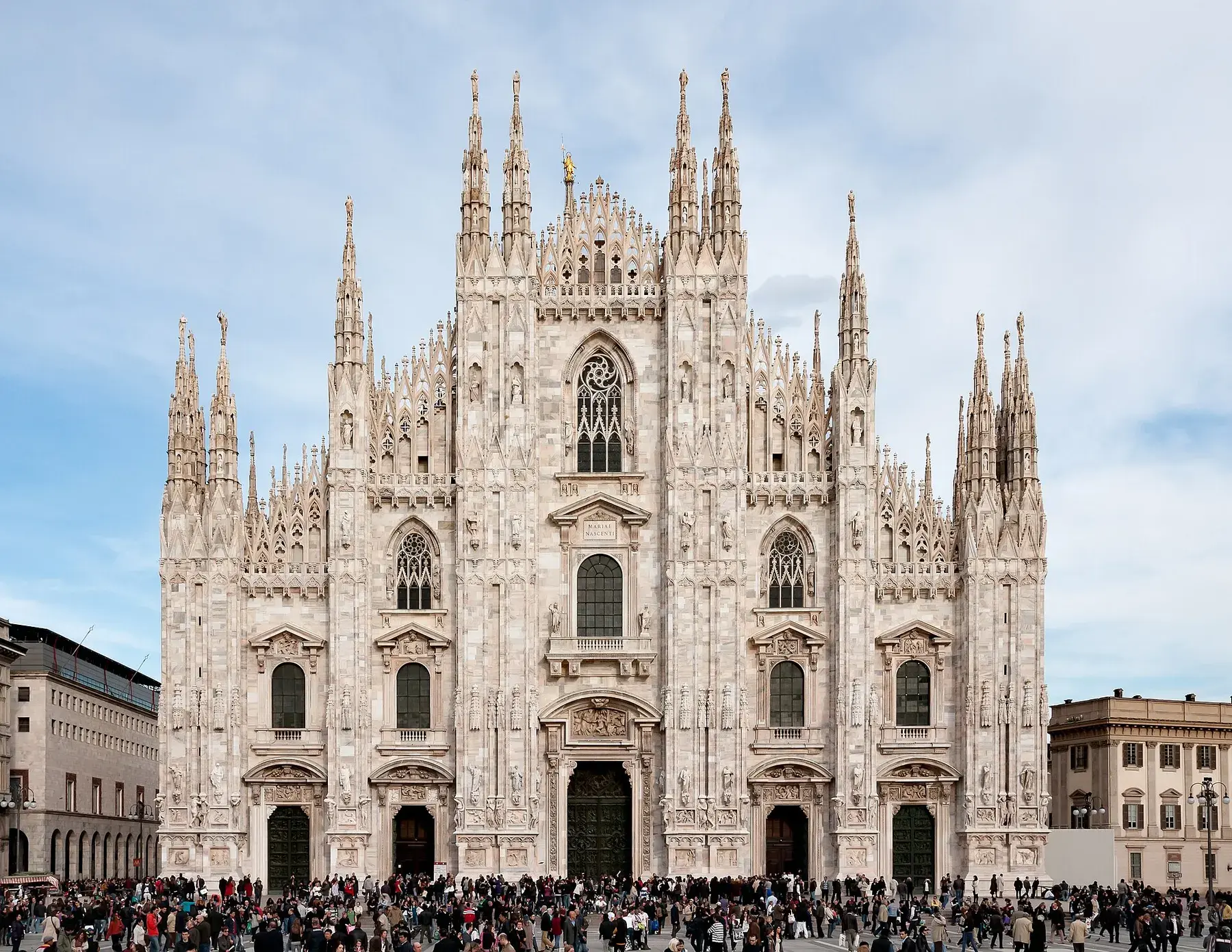 Fachada y agujas del Duomo de Milán