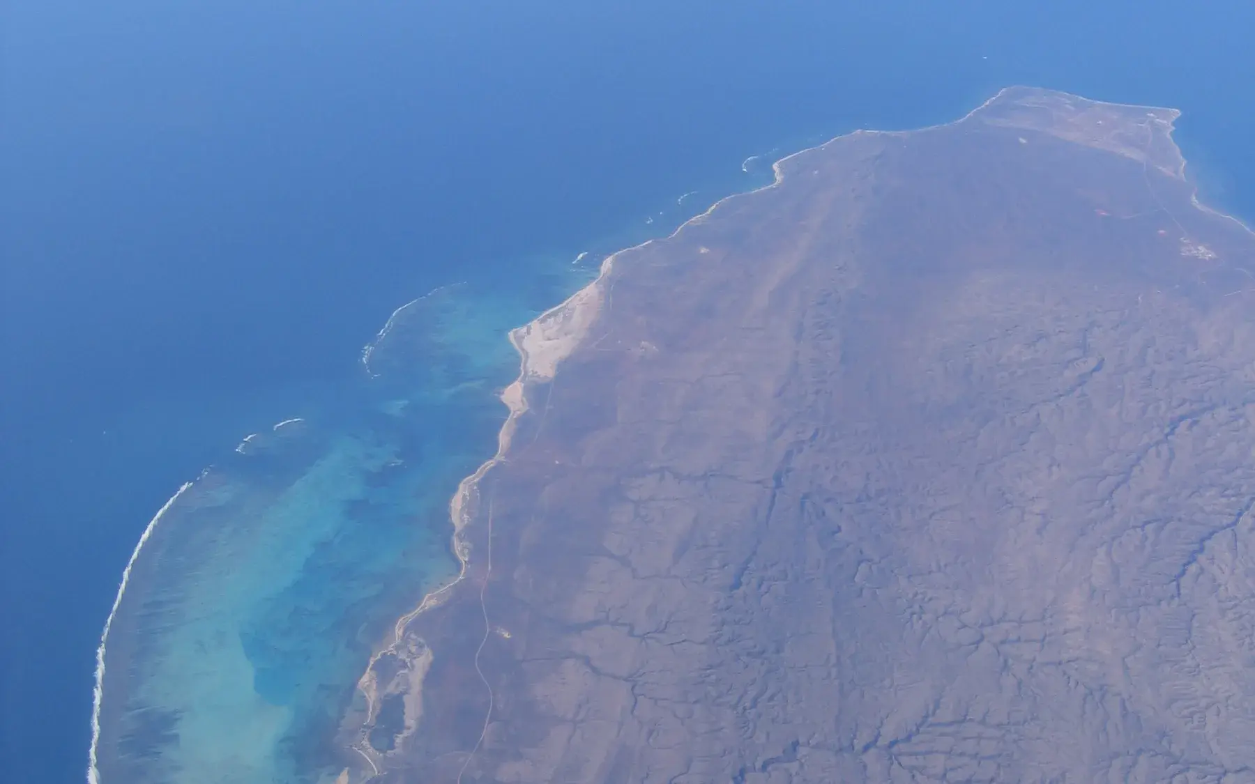 Vista aérea de Cape Range y Ningaloo Reef, Australia Occidental