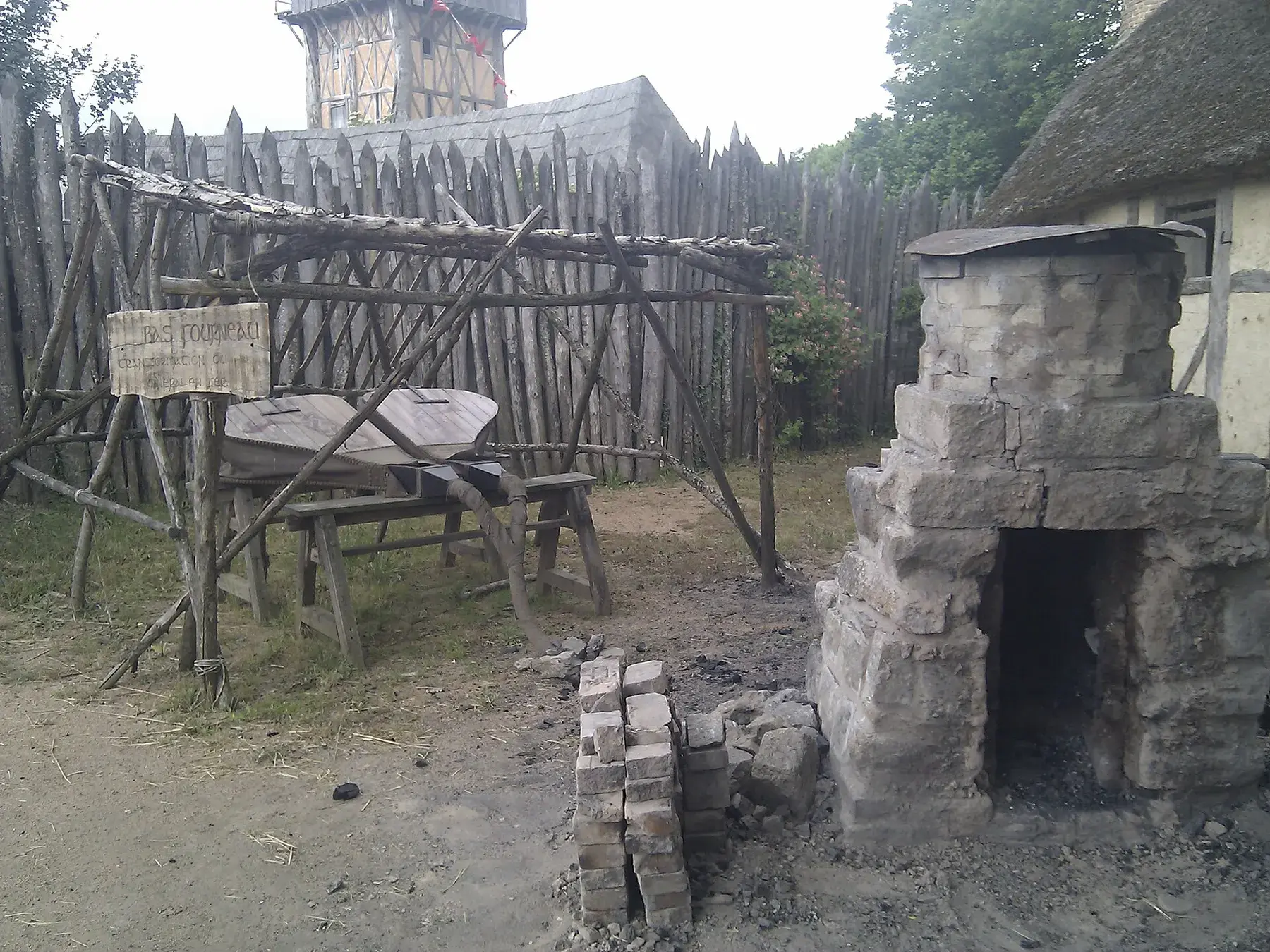 Arquitectura del poblado de época de Puy du Fou France