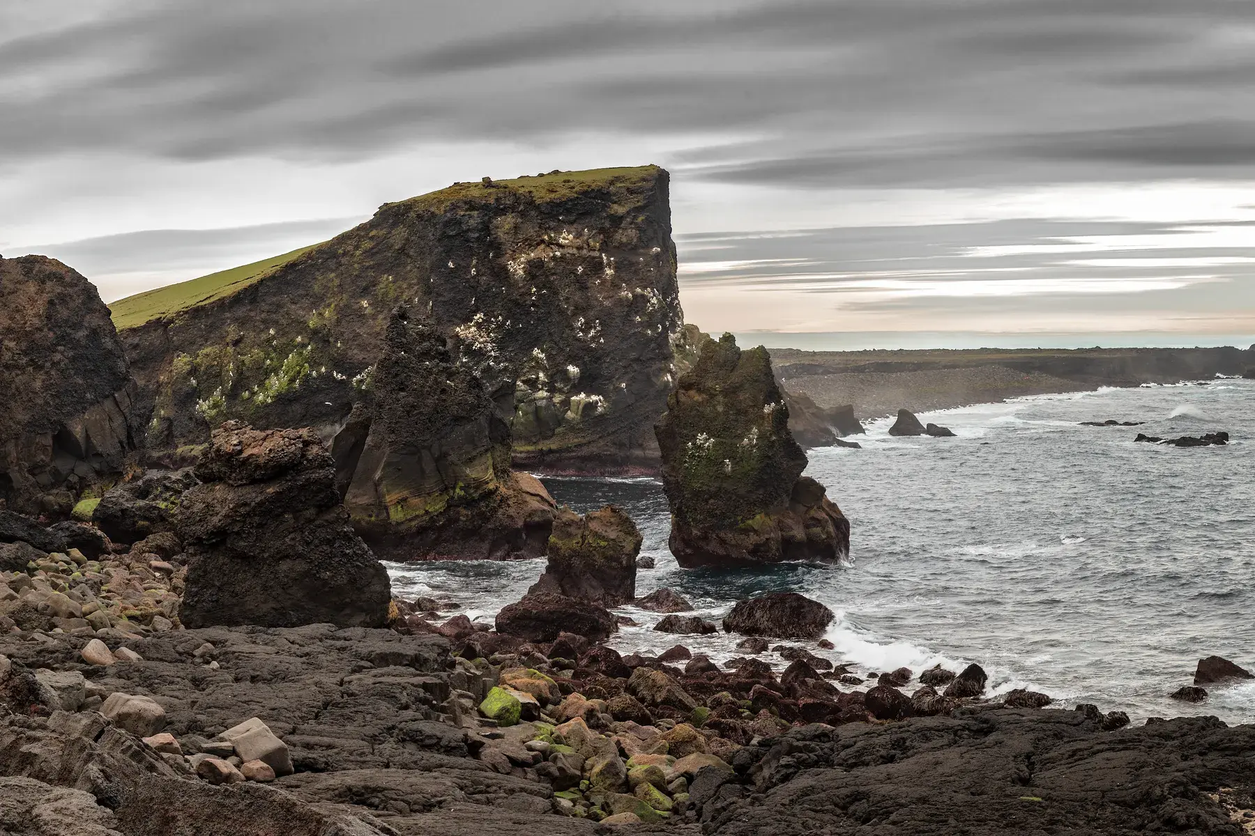 Costa de Valahnúkamöl en la península de Reykjanes