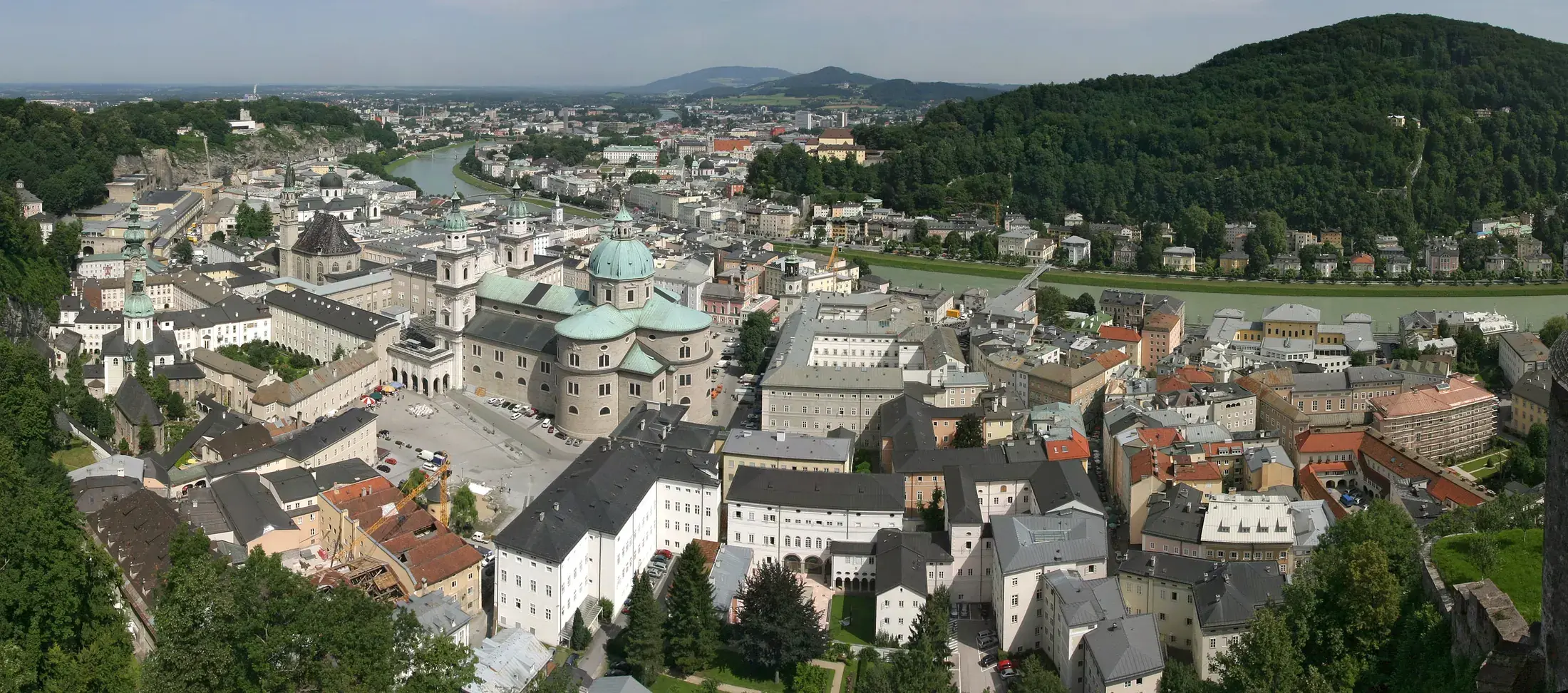 Altstadt de Salzburgo y río Salzach desde la fortaleza