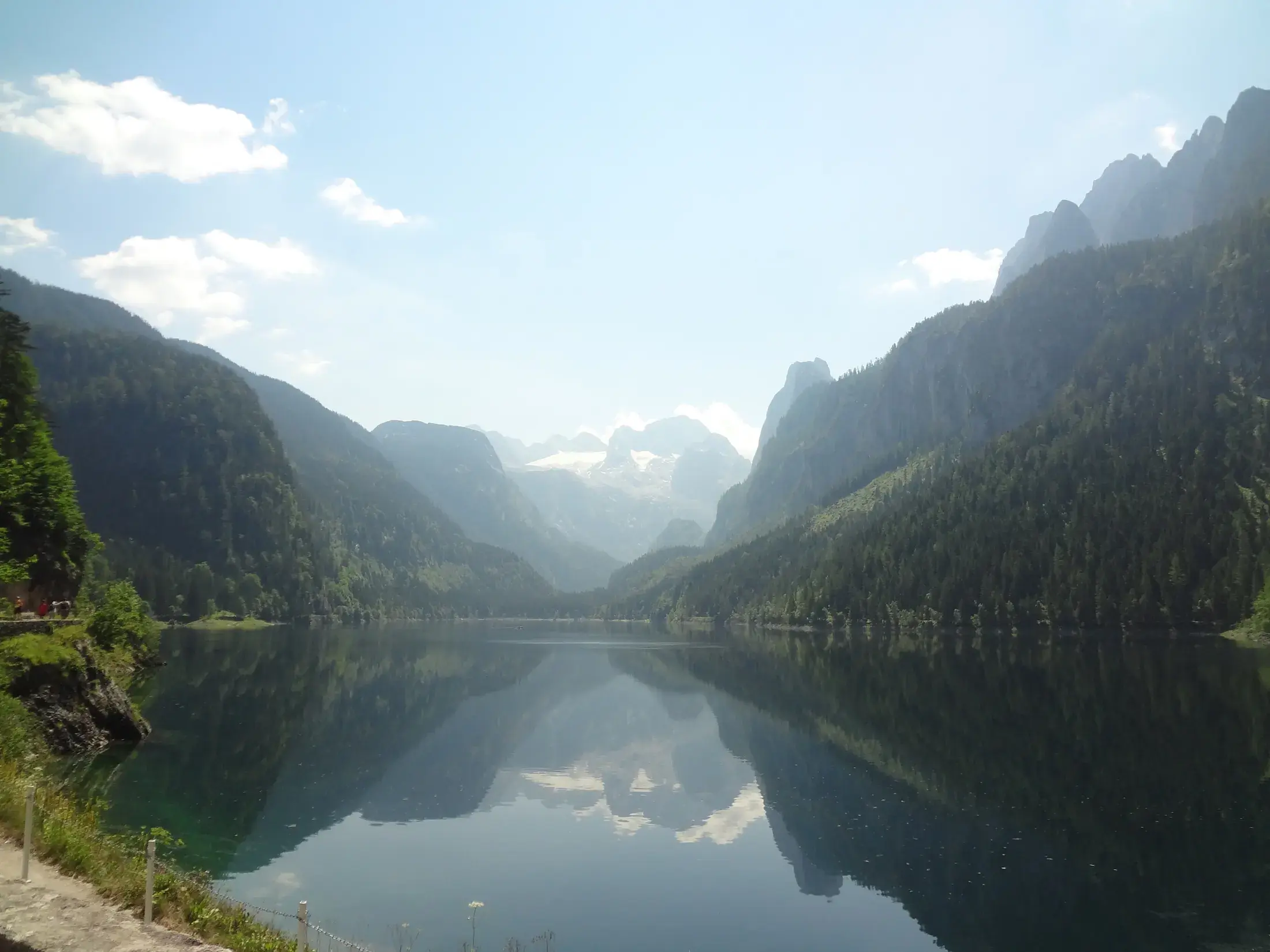 Vorderer Gosausee y Dachstein en el Salzkammergut en verano