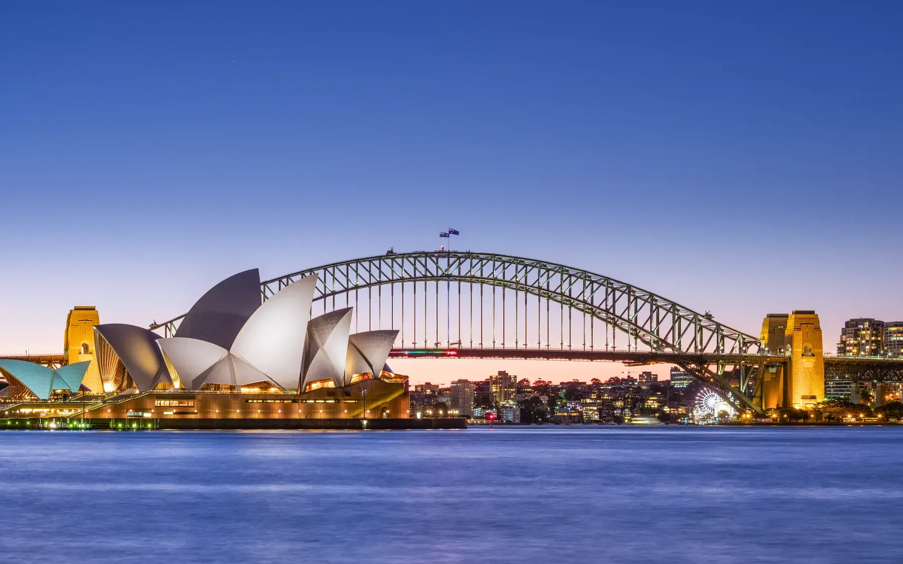 Sídney: Sydney Opera House and Harbour Bridge Dusk (2) 2019-06-21