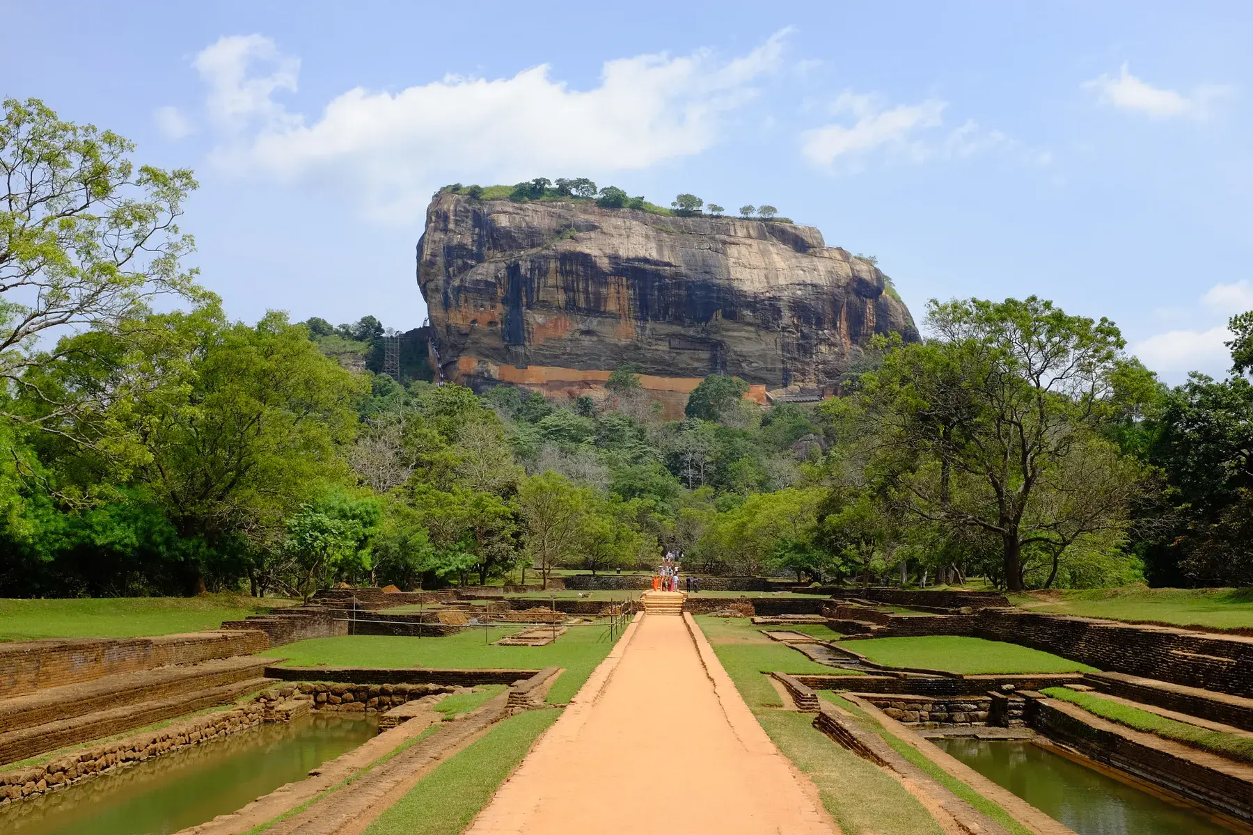 Jardines y roca de Sigiriya