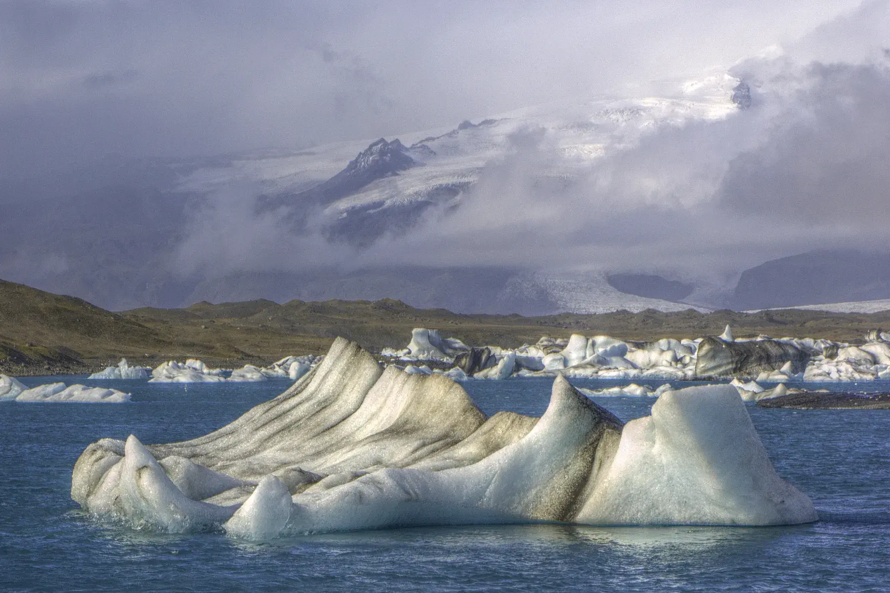 Icebergs en la laguna Jökulsárlón del sureste de Islandia
