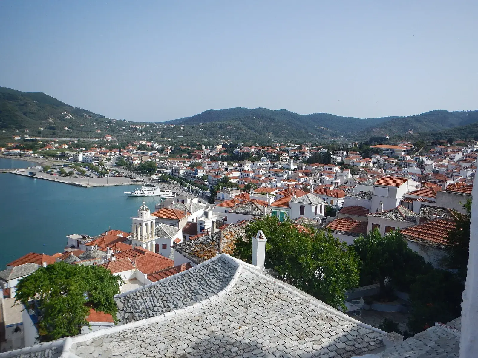 Panorama de Skópelos ciudad