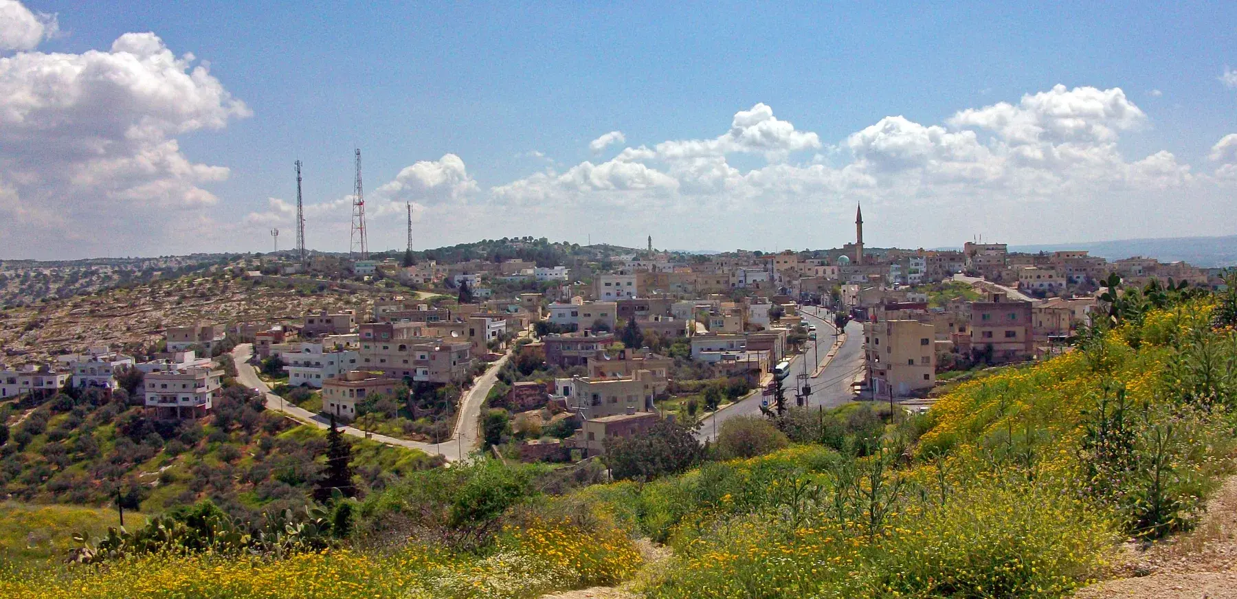 Localidad actual de Umm Qais vista desde el museo junto a las ruinas